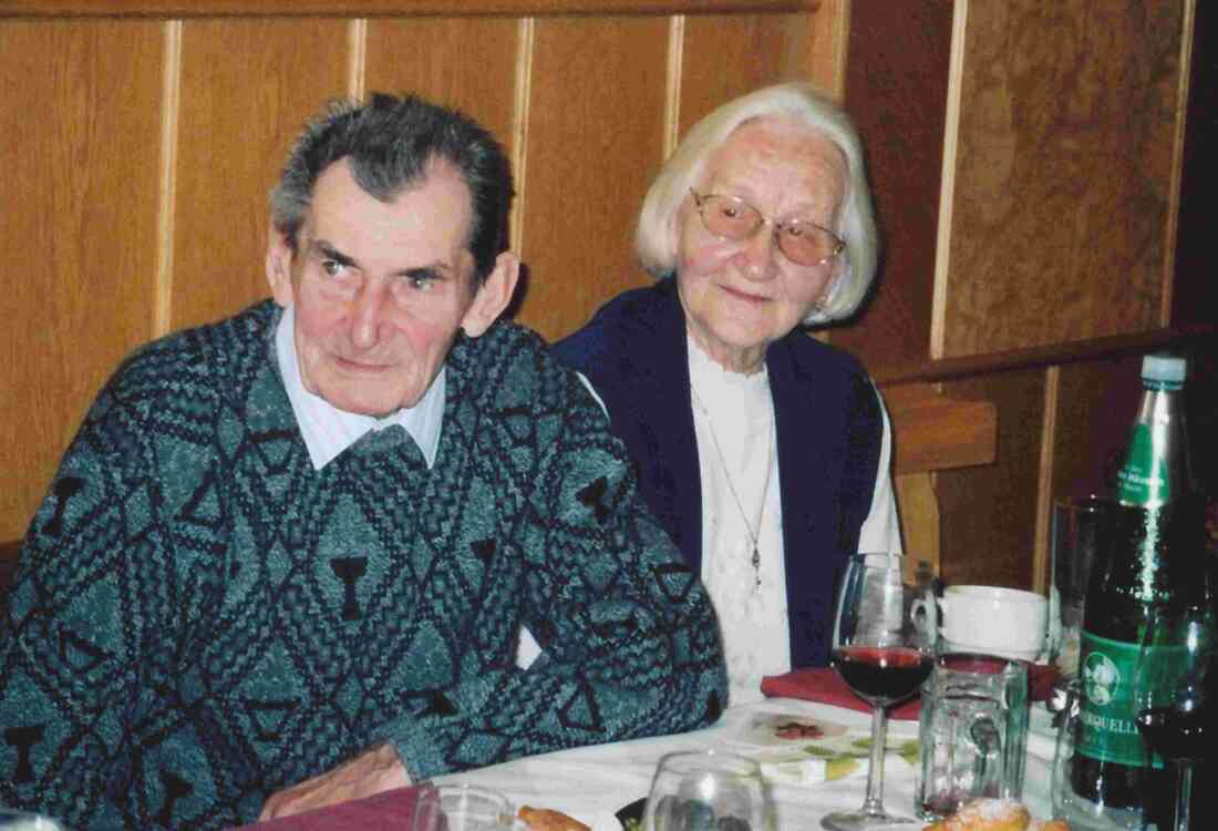 Das Ehepaar Juliane (geb. Böcskör, *1924/+2018) und Johann Benkö (*1918/+2008) - Wehrgasse 11