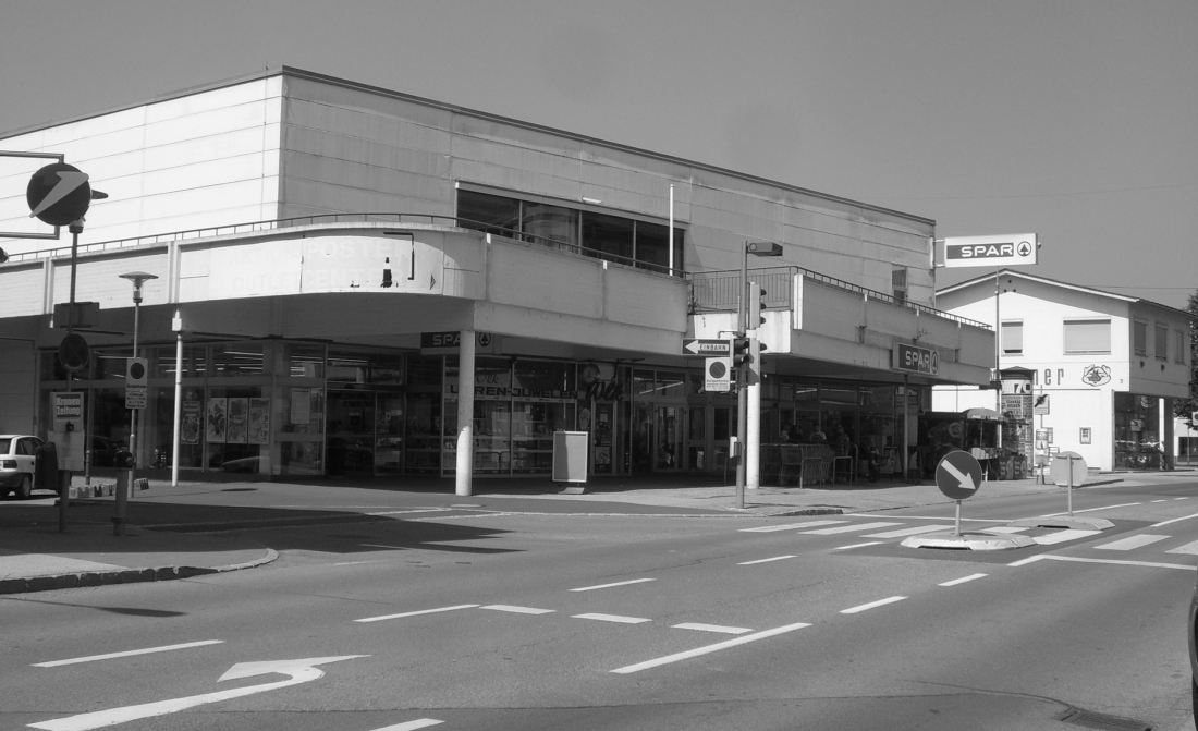 Gebäude des ehem. KGM/Konsum/COOP Markts - später Spar Markt (Wienerstraße 13)