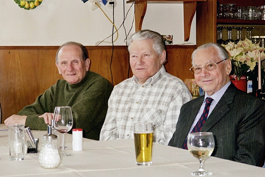 Teil einer Herrenrunde im Gasthof Kantor - Messner/Huber/Imre