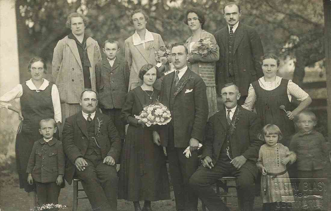 Heirat Radavits Josef und Wagner Irma: die Hochzeitsgesellschaft - OW 408 / Grazerstraße 120