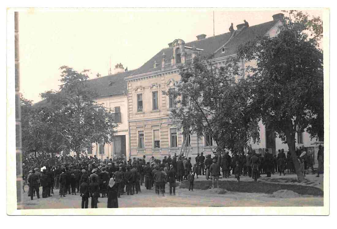 Freiwillige Feuerwehr: Übung anlässlich des 40-jährigen Bestandsjubiläums am Gasthof Schranz, später Gasthof und Hotel Freiszlinger (OW 146 b / Hauptplatz 3)