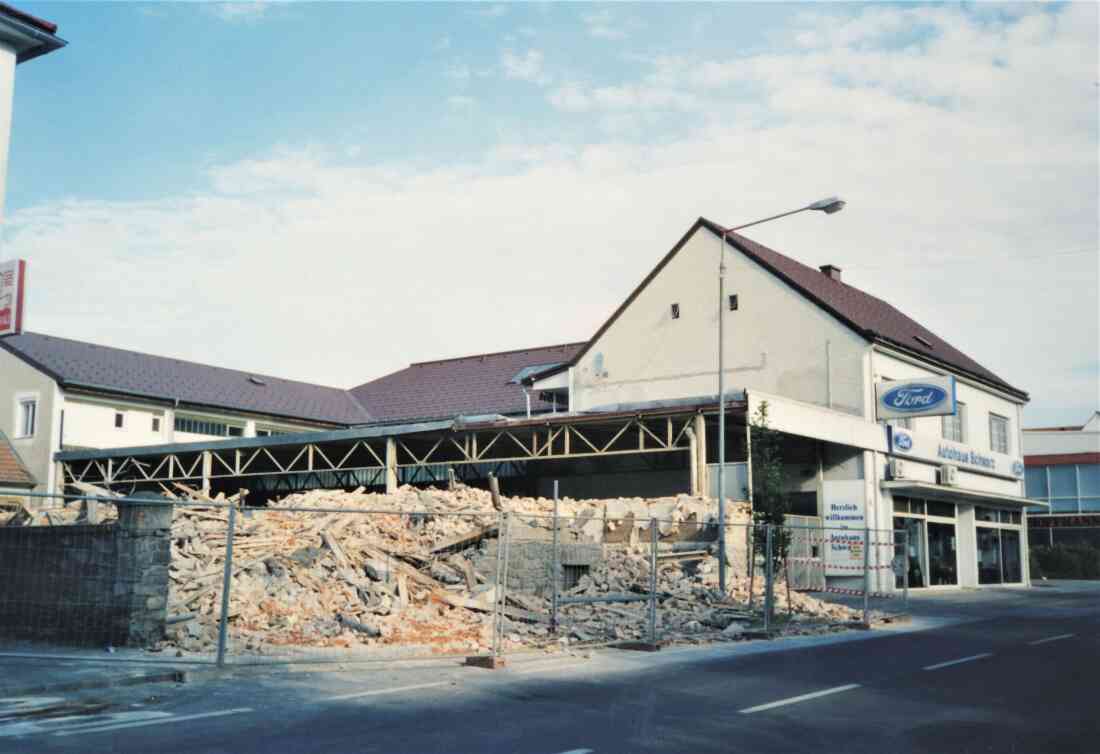 Abriss des "Gangolyhauses" (Wienerstraße 37)