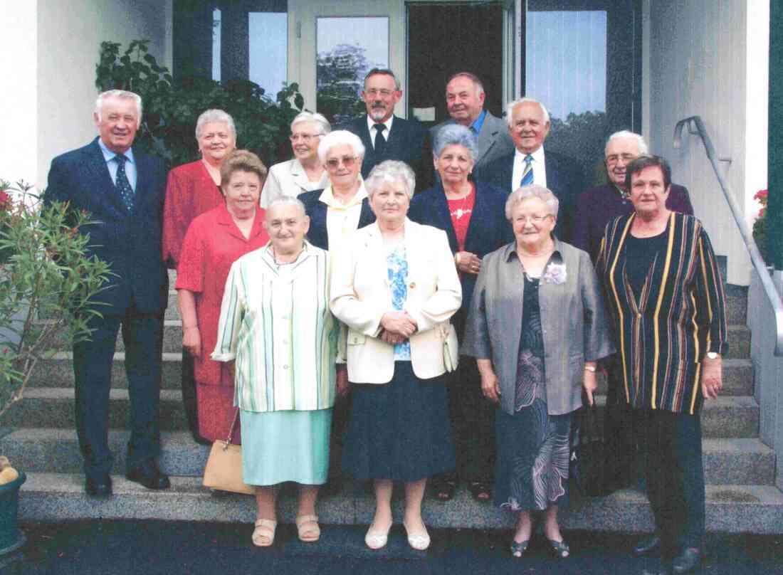 Reformierte Pfarrgemeinde: Diamantene Konfirmation 1949-2009 mit Pfarrer Laszlo Guthy