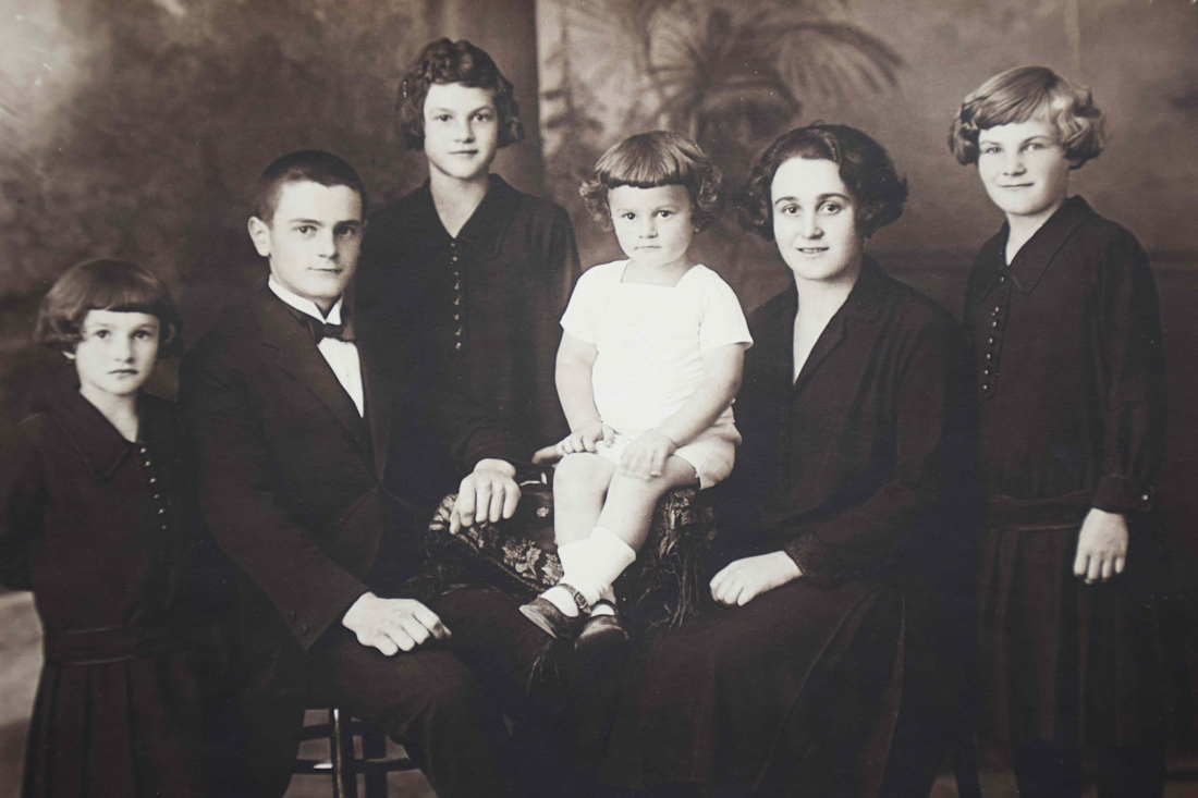 Die sechs Kinder des Ehepaars Maria (*1882/+1963) und Karl Granich (Rauchfangkehrermeister, *1870/+1926)