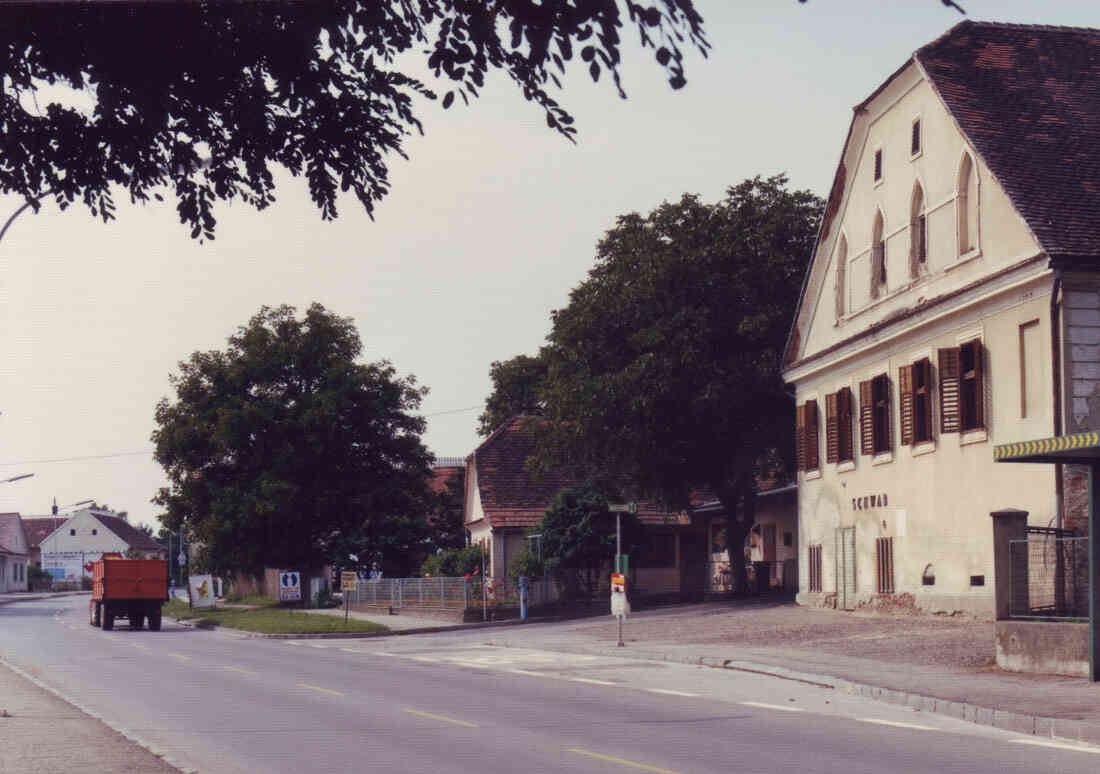 "Schwabhaus" (Steinamangererstraße 75)