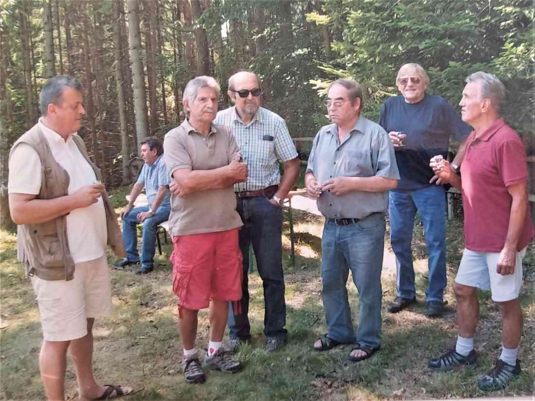 AS-KA-BI-CO - Herrenrunde: eine der vielen Geburtstagsfeiern in der Graf´schen Jagdhütte (Frühmann/Gurka/Tallian/Pomper/Engelmeyer/Benedek/Ritter)