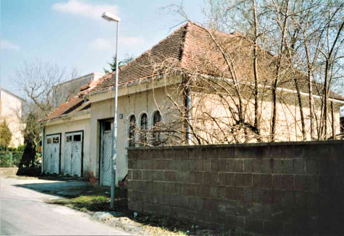 Prosektur- und Garagengebäude im Bereich des alten Krankenhauses in der Spitalgasse (Hyrtlgasse 11)