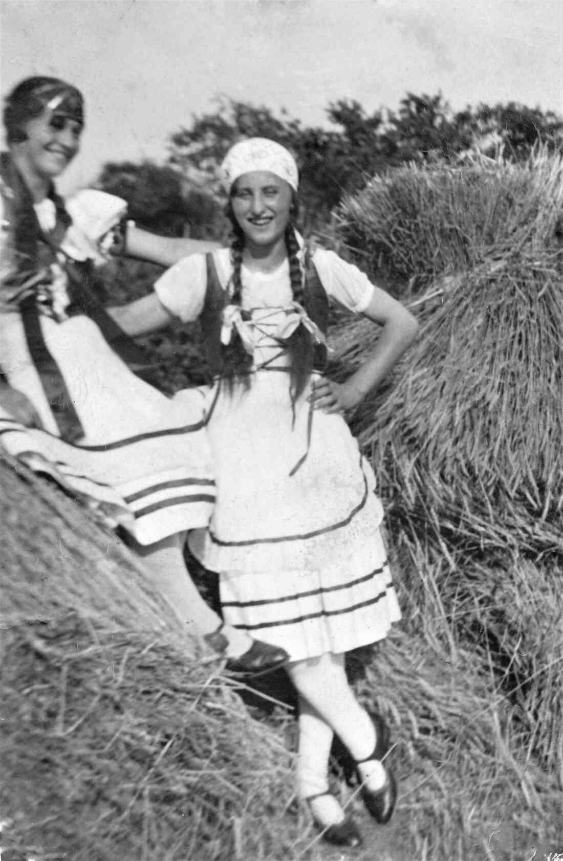 Zsofie Imre in ung. Tracht