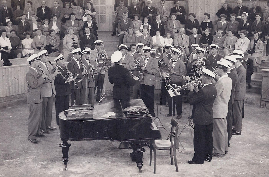 Stadtkapelle Oberwart: Auftritt unter Kplm. Johann Kappel bei einem Sängerfest in der Rotunde