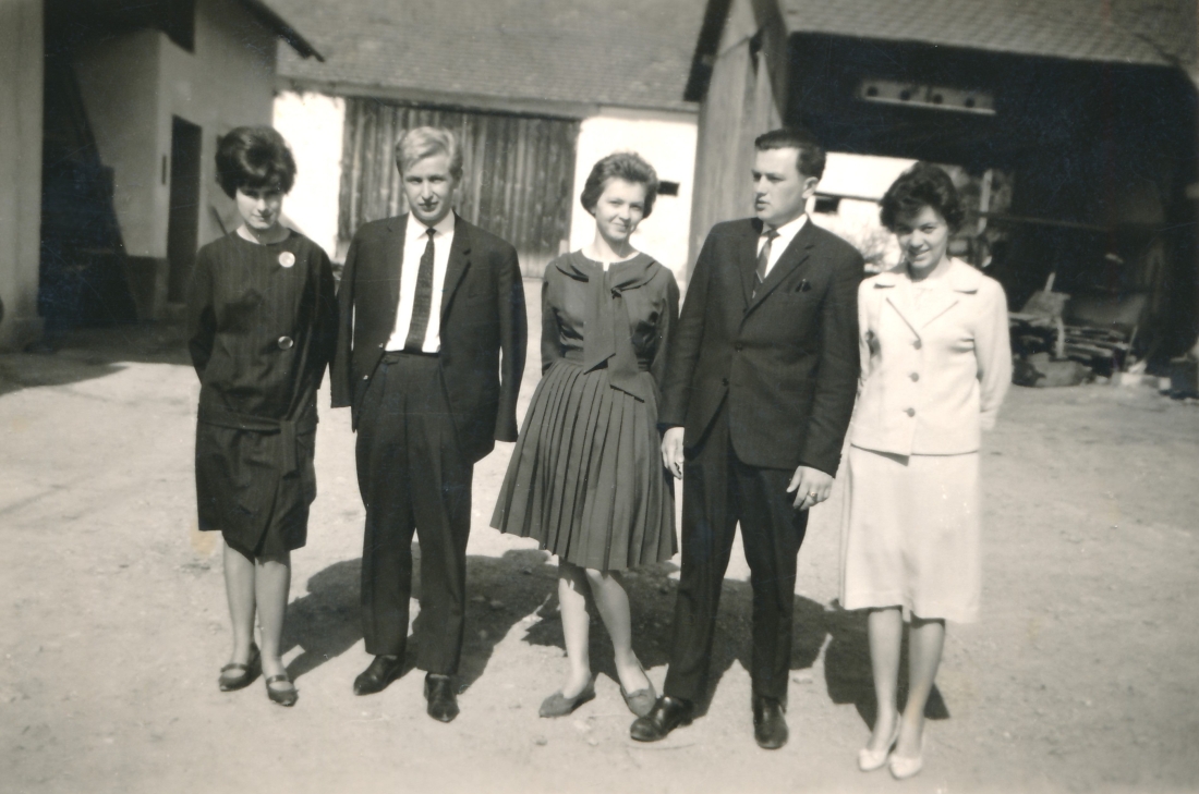 Im Hof der Familie Miklos - Steinamangererstraße 49 (Oswald/Pomper)