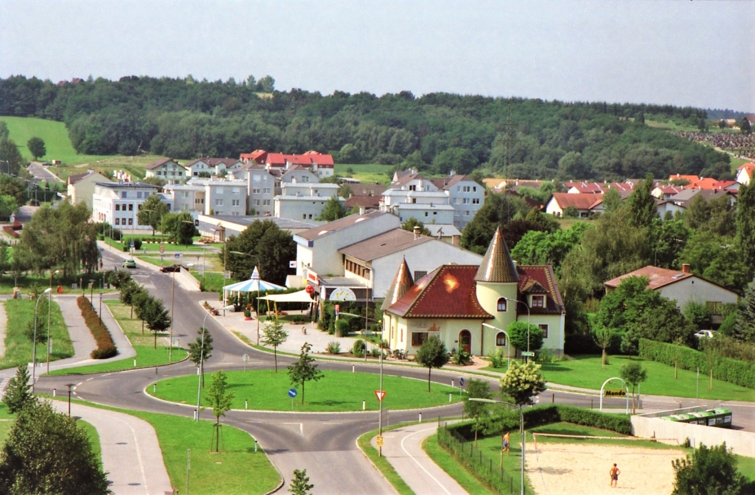 Blick auf den Kreisverkehr in der Schulgasse