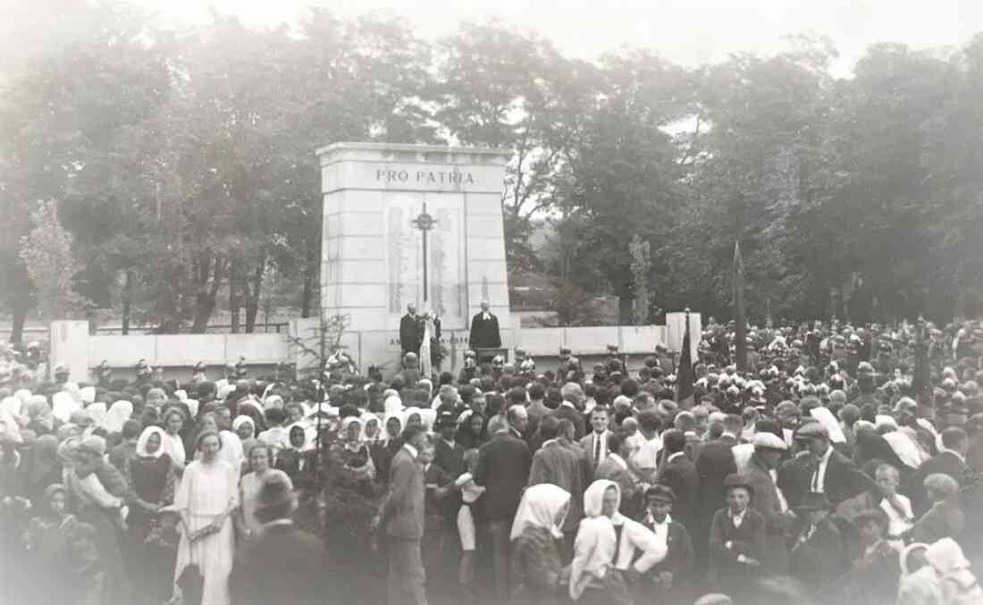 Weihe des Kriegerdenkmals im Stadtpark am 6. Juli 1924