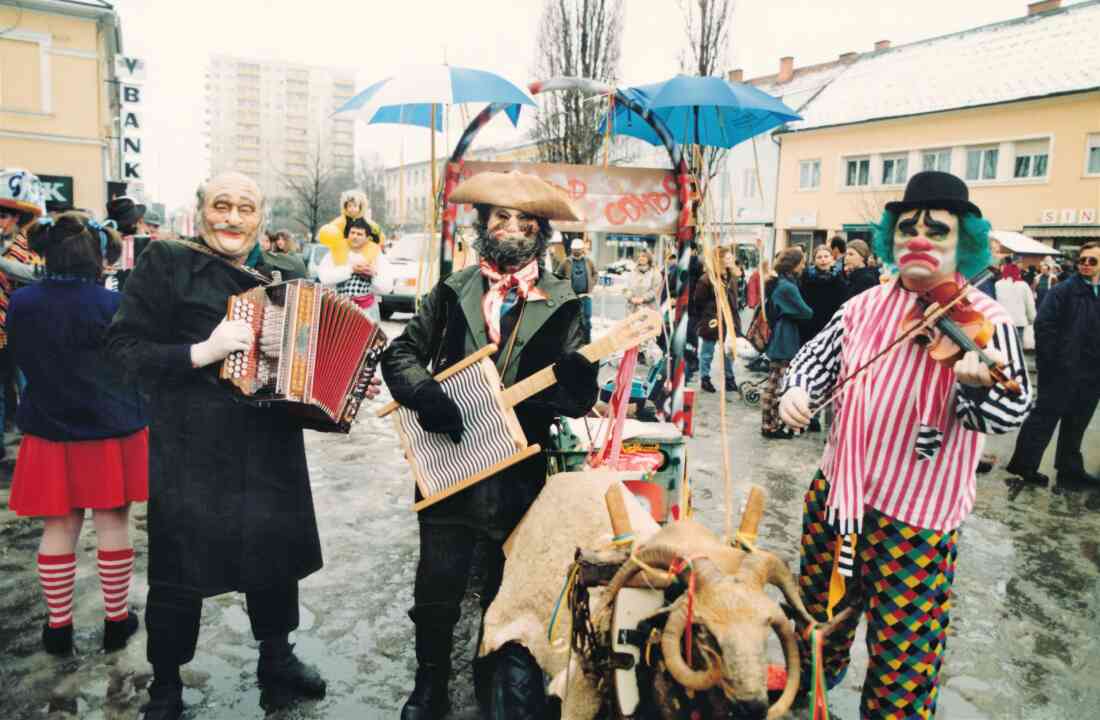 Fasching: Bereit für die IGFD-Veranstaltung am Hauptplatz: "Das Ziegentrio" (Benedek, Steurer, Bencsics)