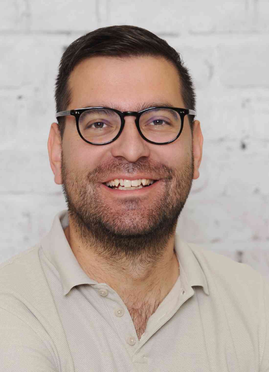 Reformierte Pfarrgemeinde: Pfarrer MMag. Richárd László Kadas (Portrait)
