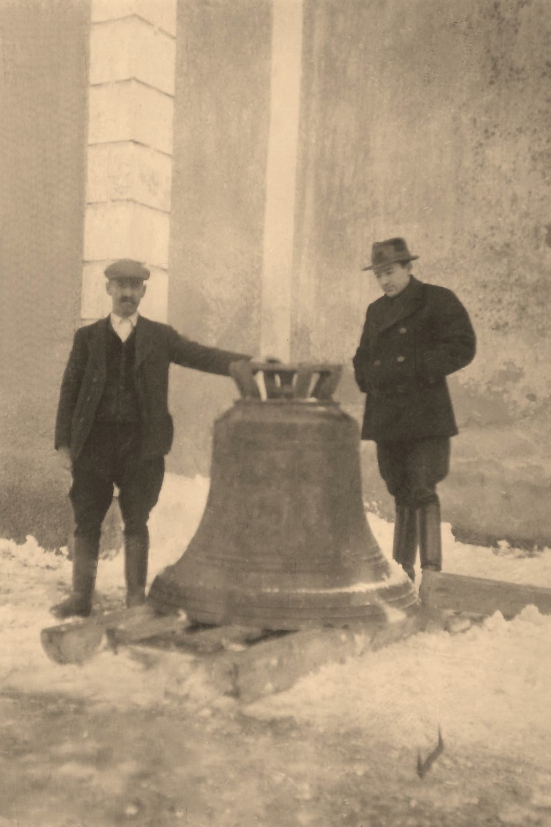 Reformierte Pfarrgemeinde: Abnahme einer Glocke während des 2. Weltkriegs - Osvald/Faber-Kovac