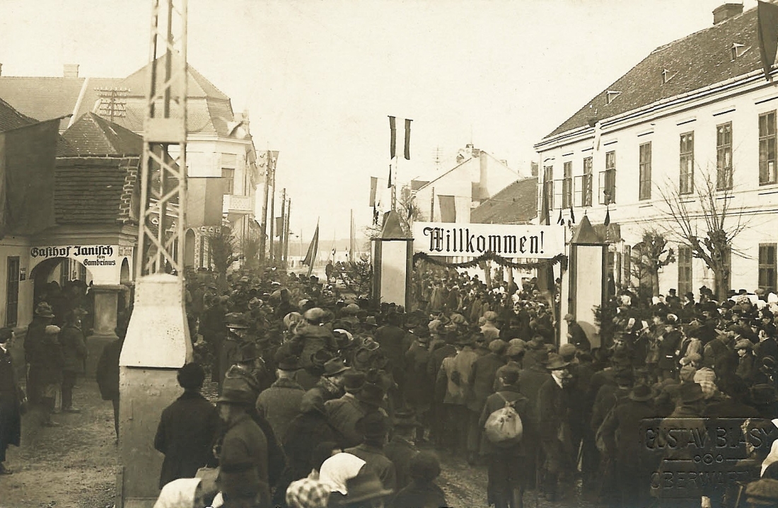 Freiwillige Feuerwehr: Ankunftsfeier des ersten Feuerwehrautos "Überland Automotorspritze" 1926