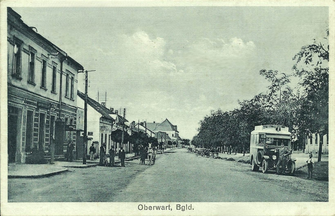 Blick vom Hauptplatz gegen NW - mit Südburgbus