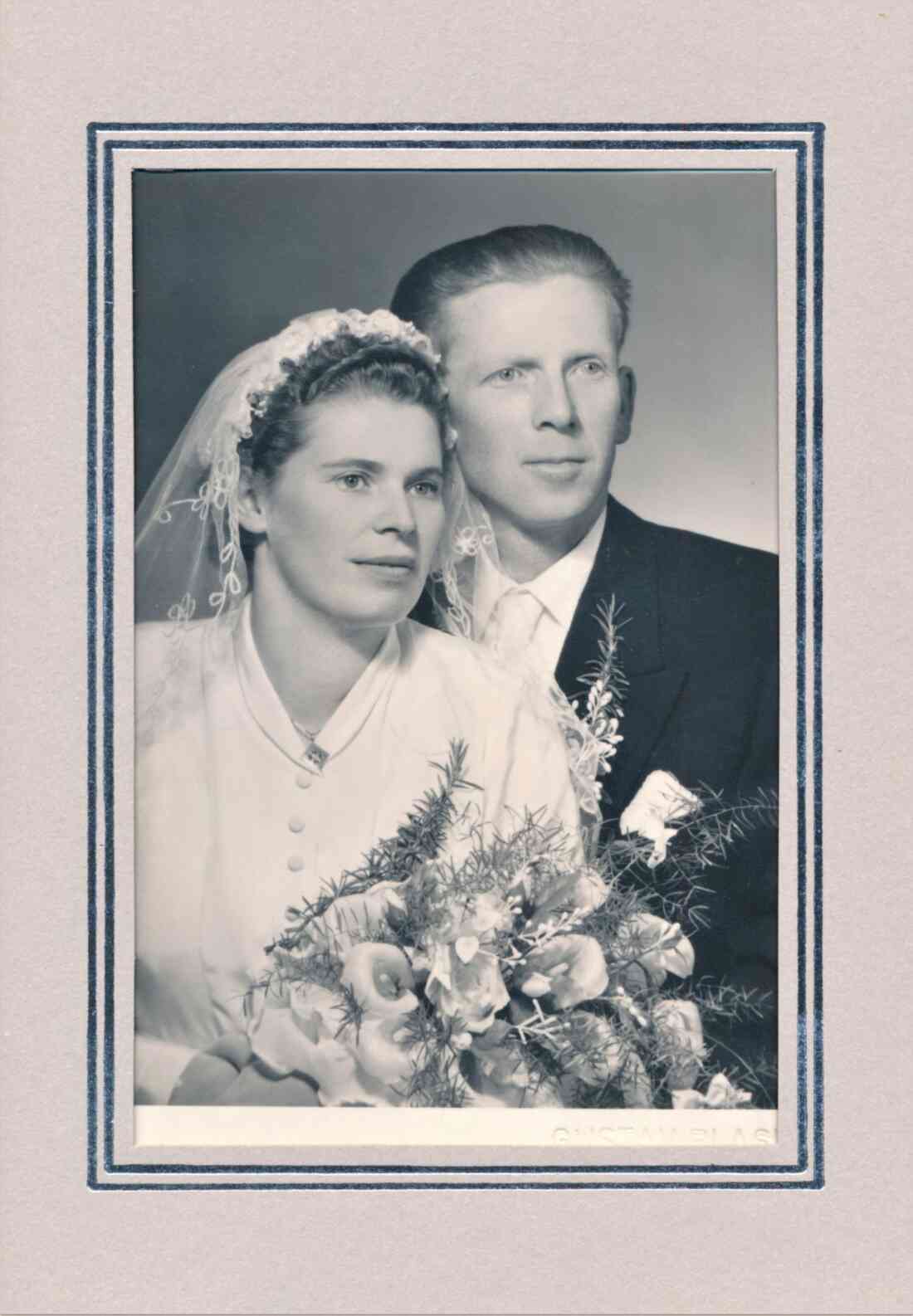 Das Hochzeitspaar Emmerich Benkö (*1921 / +1992) Landwirt und Amtsdiener der Stgm. OW und Hilda Baliko (*1927 / +2006) - Hausname "Rosner" (Graf Erdödystraße 75)