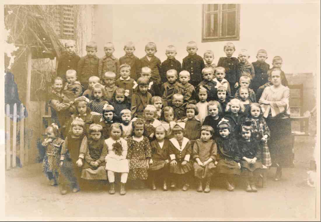 Kindergartengruppe (Evang. Kirchengasse 7) - Geschichte des Kindergartens