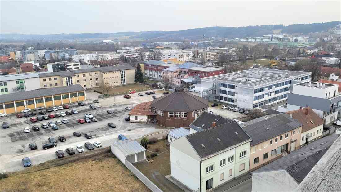 Blick vom 10. Stock des " H 2 " gegen Süden