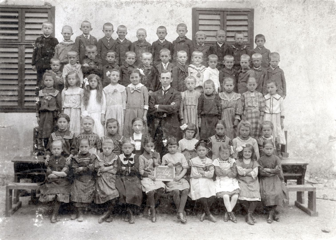 Klassen der Unterstufe der Evangelischen Schule in Oberwart im Jahre 1914 (Pummer)