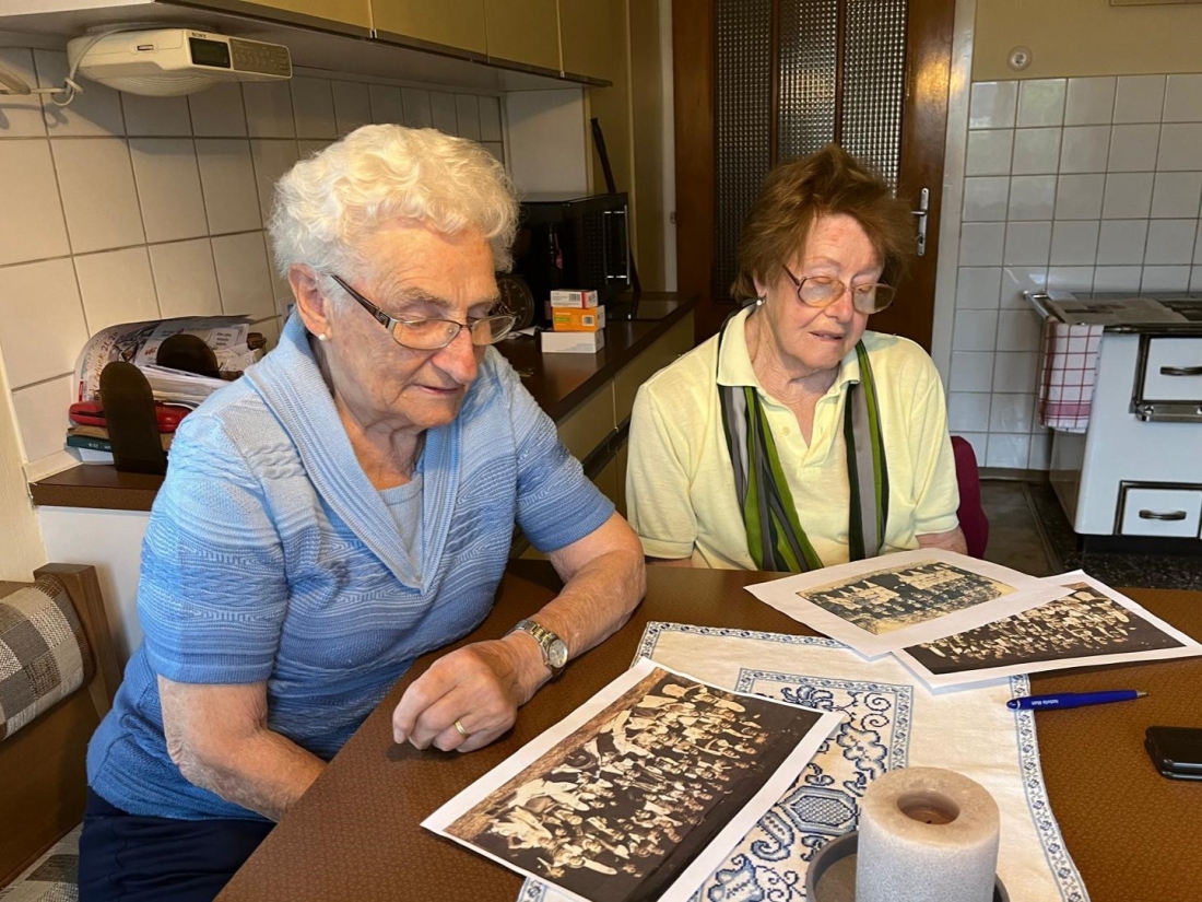 Bei der Recherche für die Momentothek:  Isabella Muth x zwei