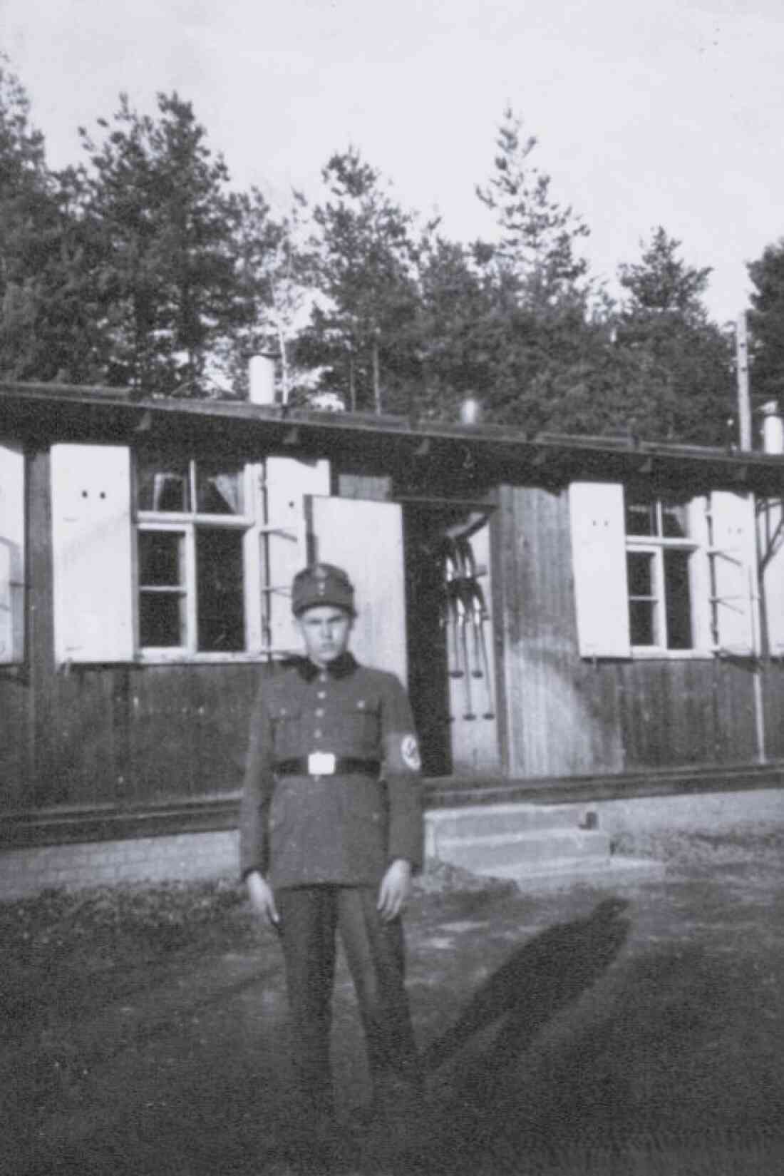 Johann Miertl (*1925/+1944) beim Reichsarbeitsdienst (R.A.D.)