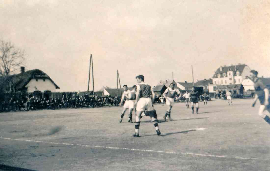 Fußball: Spiel der Reichsbahn-Mannschaft am SC-Platz (Kurz/Stieber)