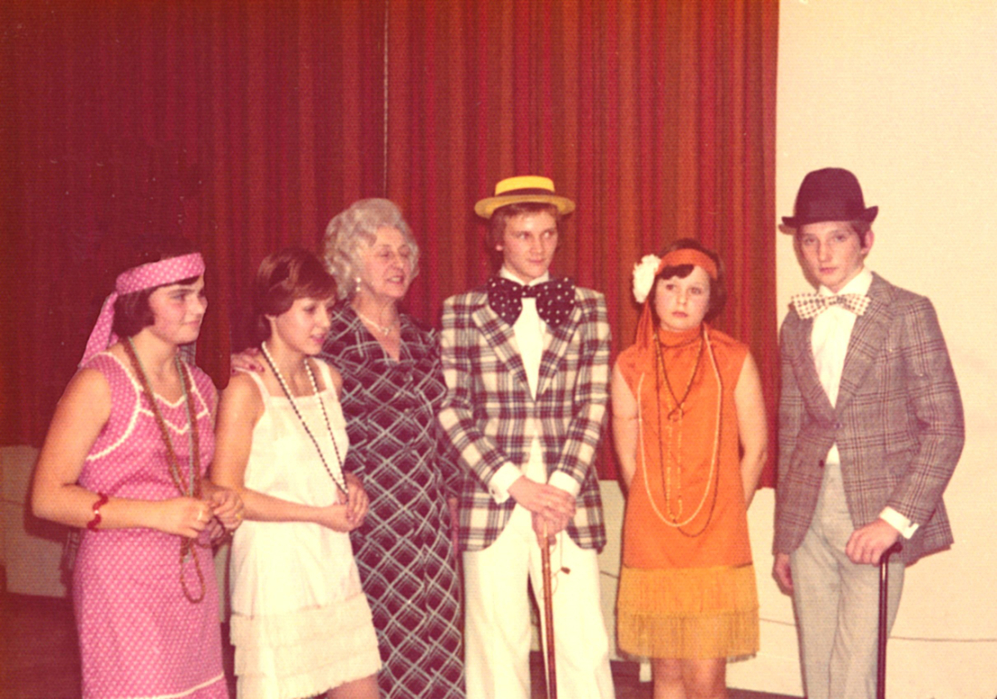 Mitternachtseinlage beim Tanzkränzchen anlässlich des Abschlusses des Tanzkurses der Evang. Kirchengemeinde 1975 - Gangoly/Sedlaczek/Lerch/Erdely/Saurer/Langer