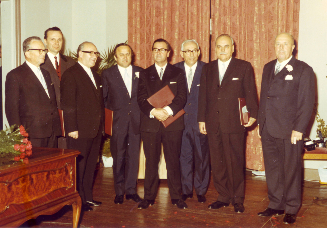 Stadtgemeinde: Ehrenringverleihung im Rathaussaal am 19. Dezember 1970 (Wagner/Muth/Hatvagner/Nemecz//Hankiewicz/Schober/Stieber/Kefeder)