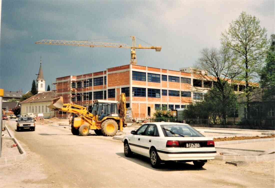 HBLA: Aufstockung der Gastgewerbeschule / Neugestaltung des Badplatzes