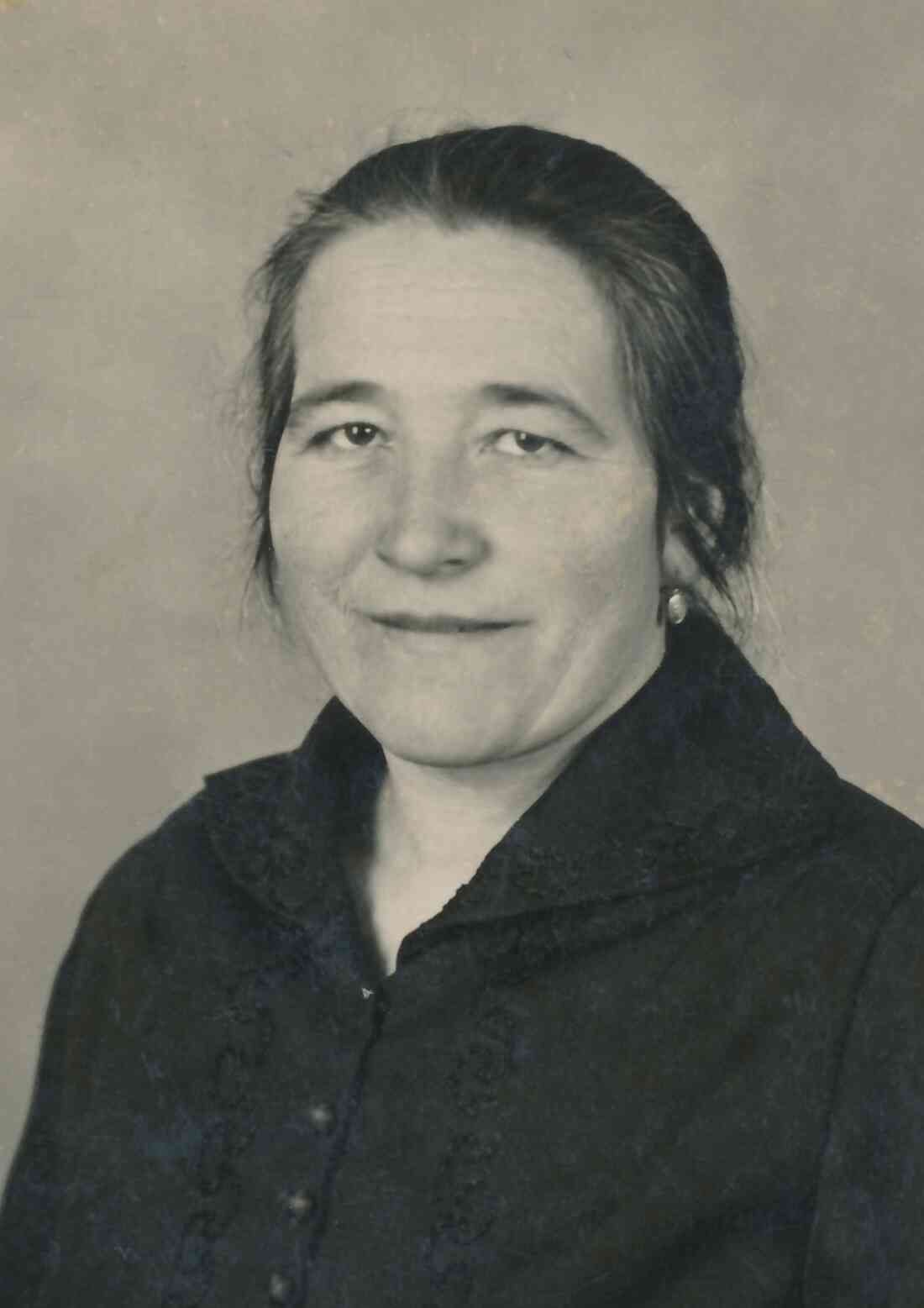 Julianna Szabo (geb.Seper, *1900/+1976) - Portrait