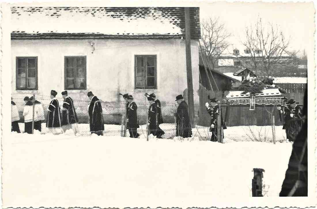 Röm. kath. Pfarre: Begräbnis Josef Vörös (Schlosser, *1892 / +1955; - Reichlgasse 12)