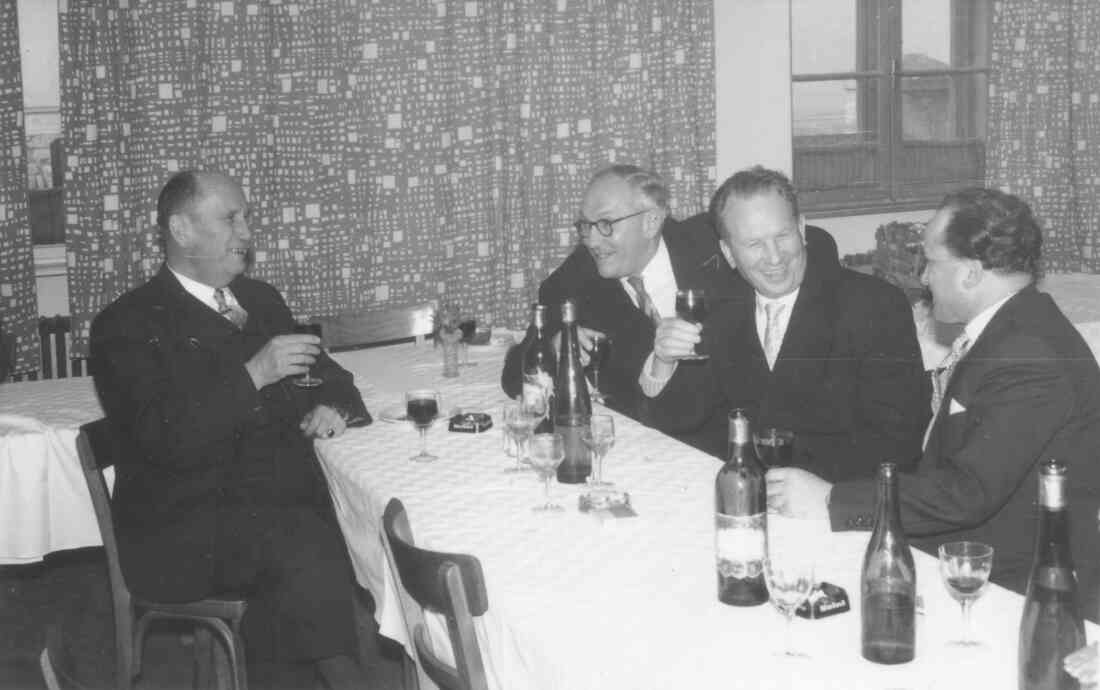 Anlässlich der Eröffnung der Bundesamtsgebäude /Zentralamtsgebäude: Nach dem Bankett - Brunner/Stieber/Wagner/Schober