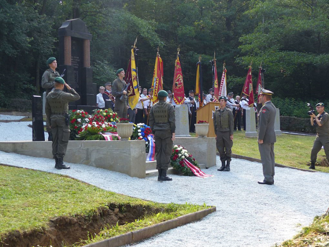 Sowjetischer Soldatenfriedhof  (ugs. Russenfriedhof)