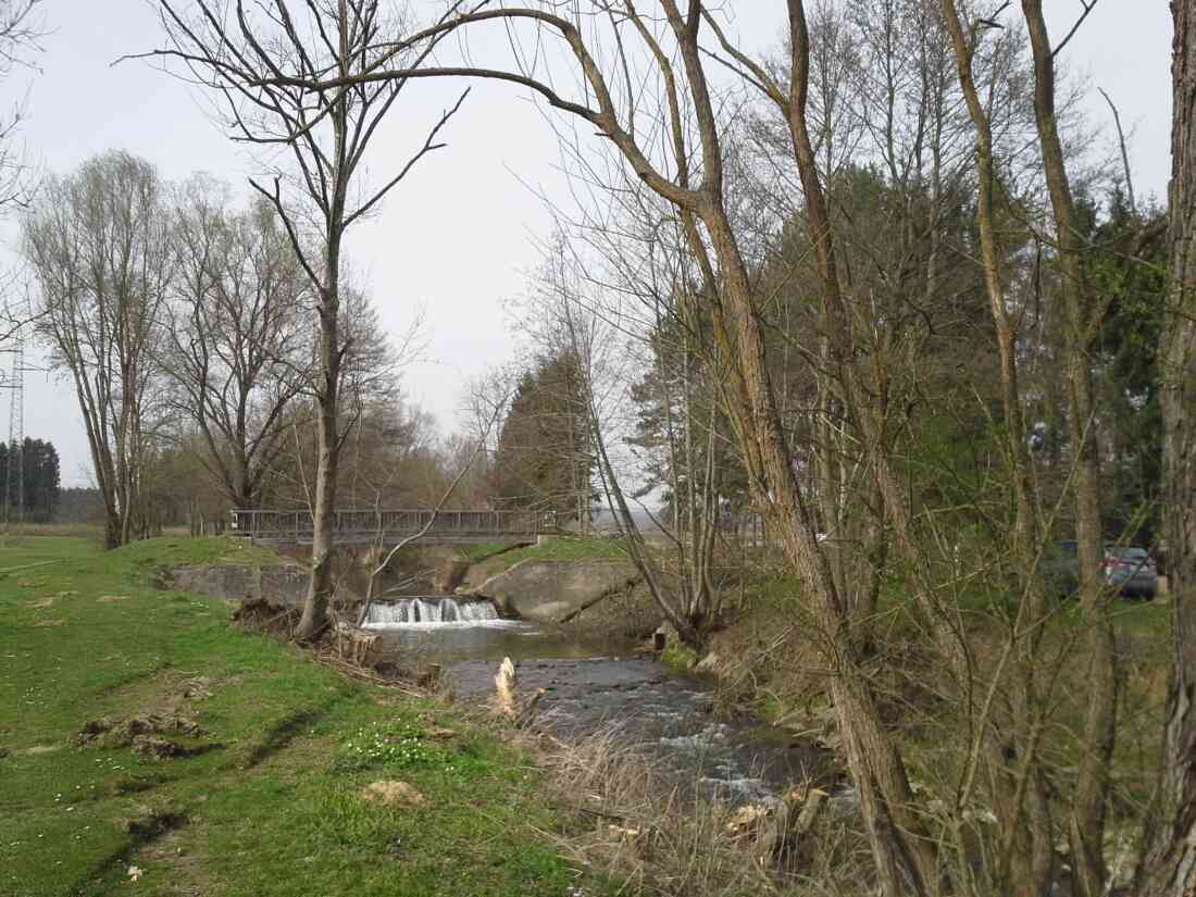 Die Pinka nördl. der Stadt vor der Renaturierung