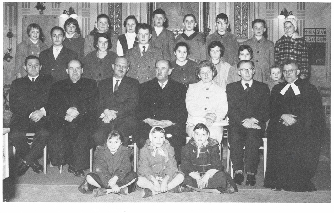Guppenfoto anlässlich der 10. Evang. Woche der evang. Pfarrgemeinde AB im Jahre 1961 zum Wochenthema "Die Kirche und ...."