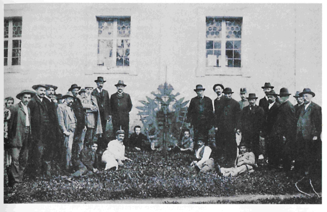 Reformierte Kirche: Abnahme des Doppeladlers von der Kirchturmspitze