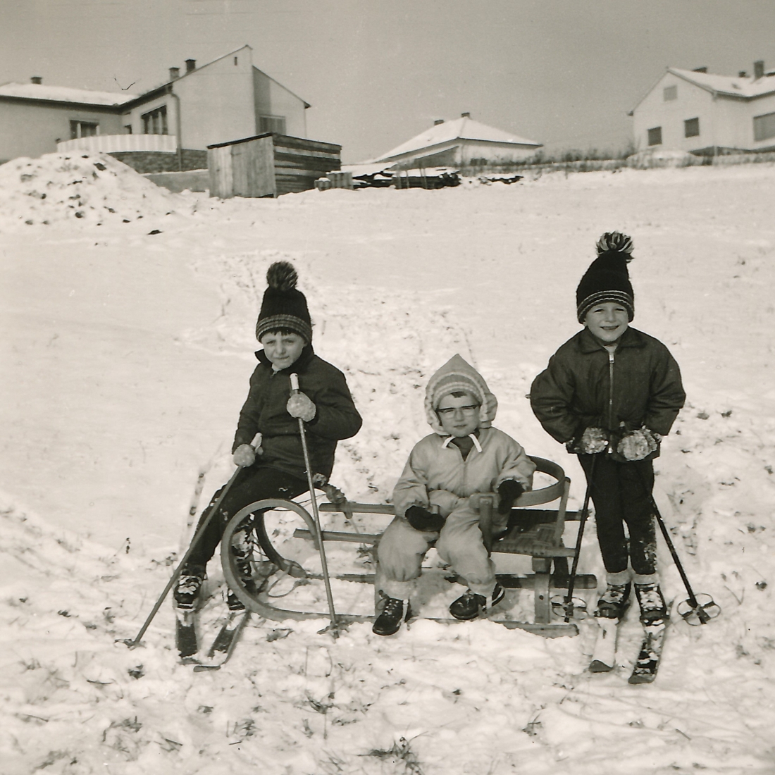 Wintersport am schneebedeckten Hang am Schuldenberg - Frühmann