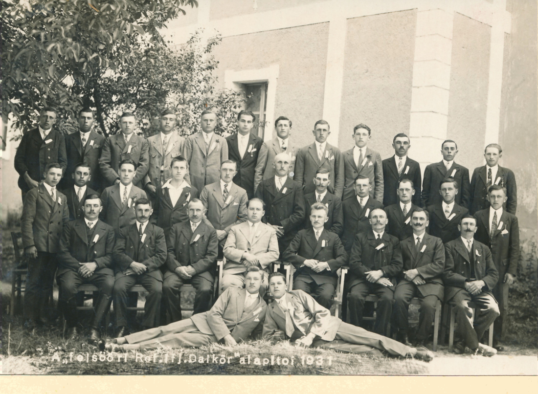 Oberwarter Reformierter Jugend: Singkreis  - Erinnerungsbild anlässlich des 1. gefeierten Bestandsjubiläum des "Reformierter Lesevereins"1931 (Gangoly/Adorjan/Schranz/Tölly/Miklos/Fülöp/Seper/Benkö/Imre)