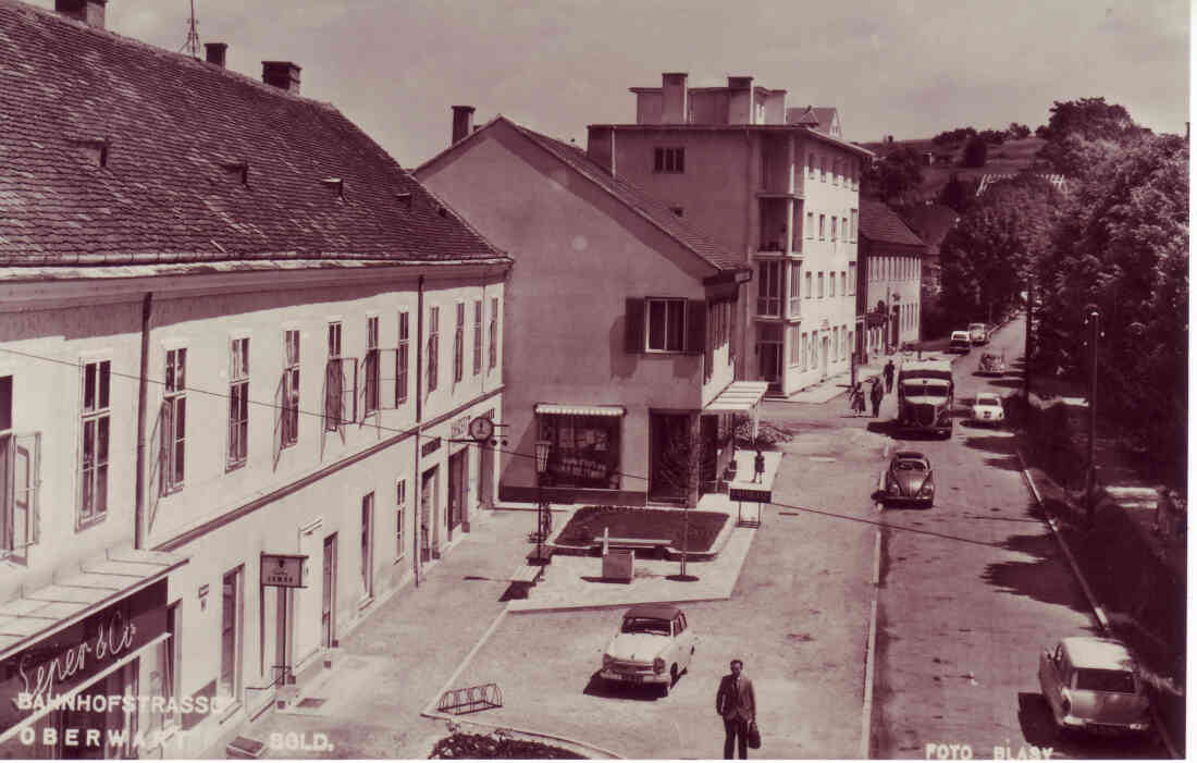 Ansichtskarte: Bahnhofstraße (im Hintergund das erste OSG-Hochhaus, Bahnhofstraße 7)