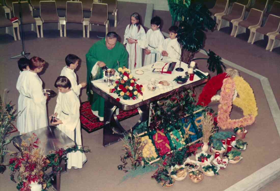 Röm. kath. Pfarre: Erntedankfest 1983 (Schwarz)