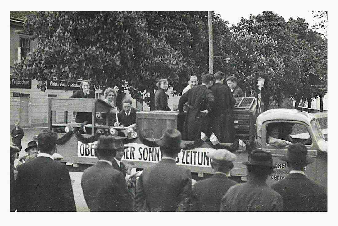 Festzug während der NAZI-Zeit am 1. Mai 1939: Wagen der Oberwarther Sonntags-Zeitung