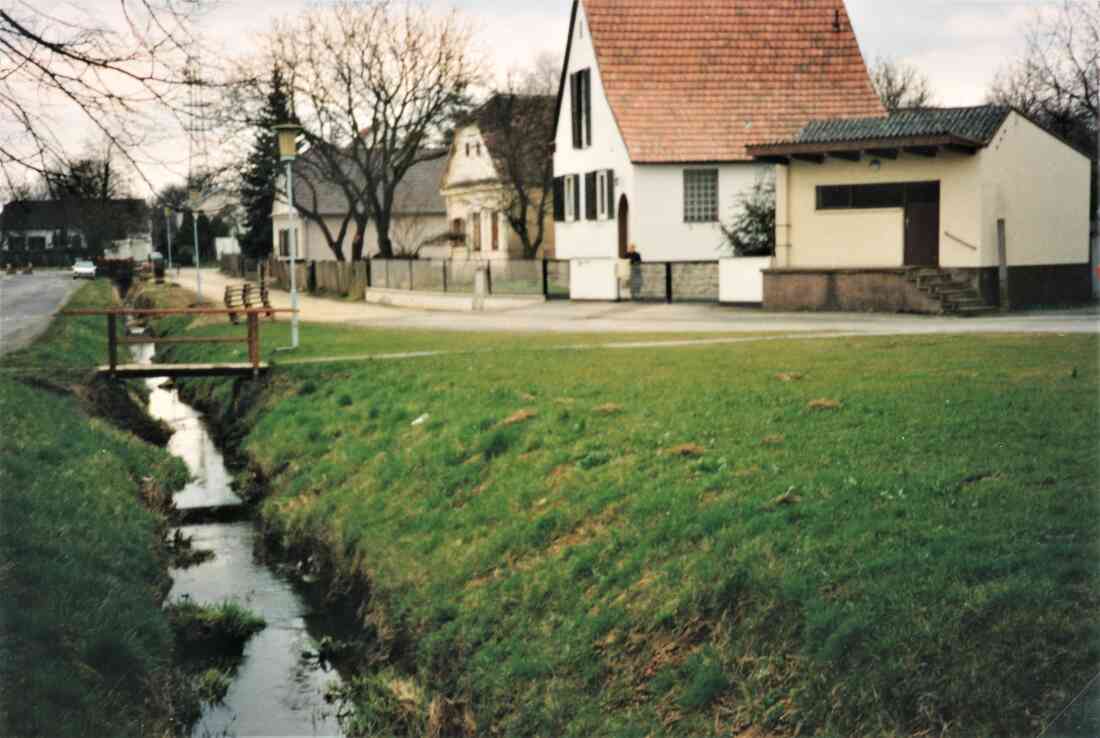 Überbauung und Neugestaltung im Verlauf des Wehoferbaches: Bereich Rosseggergasse Richtung SO - vor Beginn der Bauarbeiten