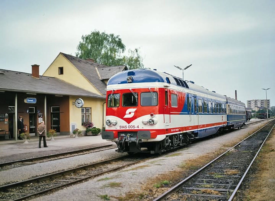 Regionalzug am Bahnhof