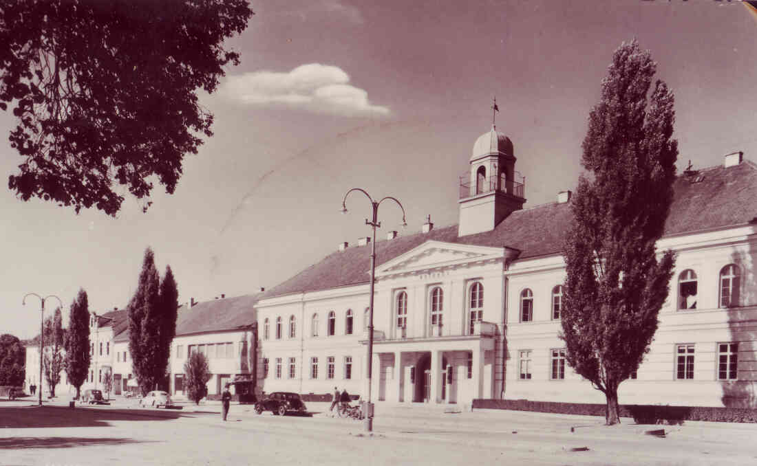 Ansichtskarte: Hauptplatz mit Rathaus