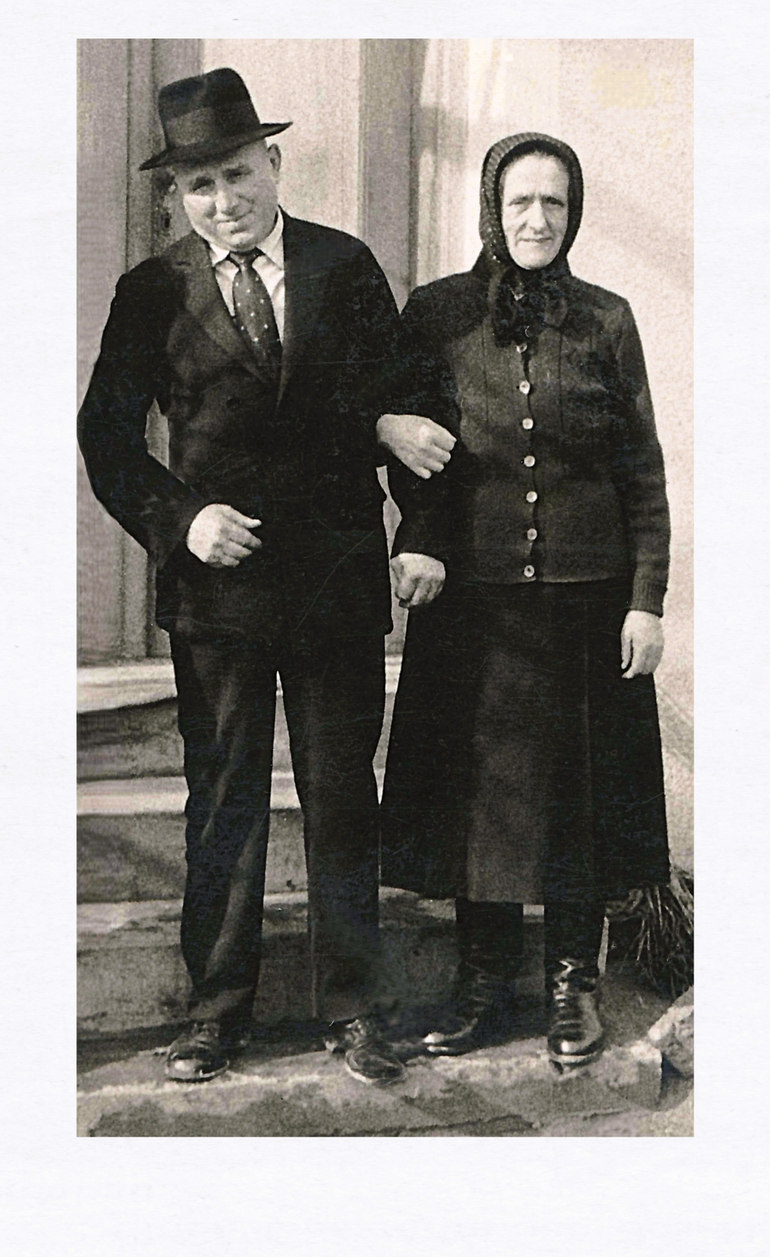 Das Ehepaar Stefan Oswald (*1898/+1974) und Rosalia Oswald (geb. Seper, *1901/+1979) - Am Telek 59