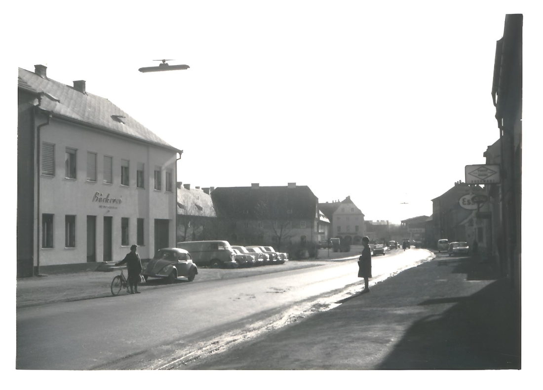 Blick in die Wienerstrßae gegen SO mit der Bäckerei Julius Tikovits (Wienerstraße 40)