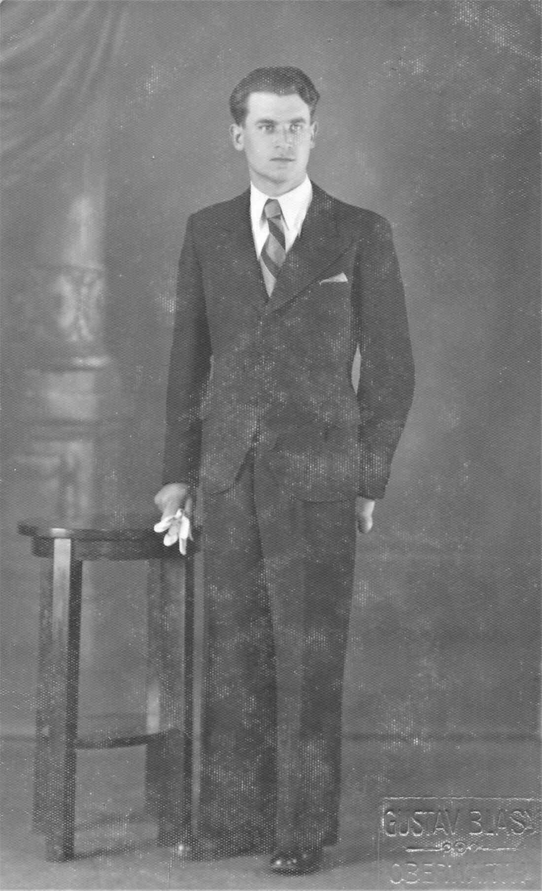 Alexander Szabo (*1910 / +1945, erschossen in Pöllau) - Roseggergasse 7 (Portrait)